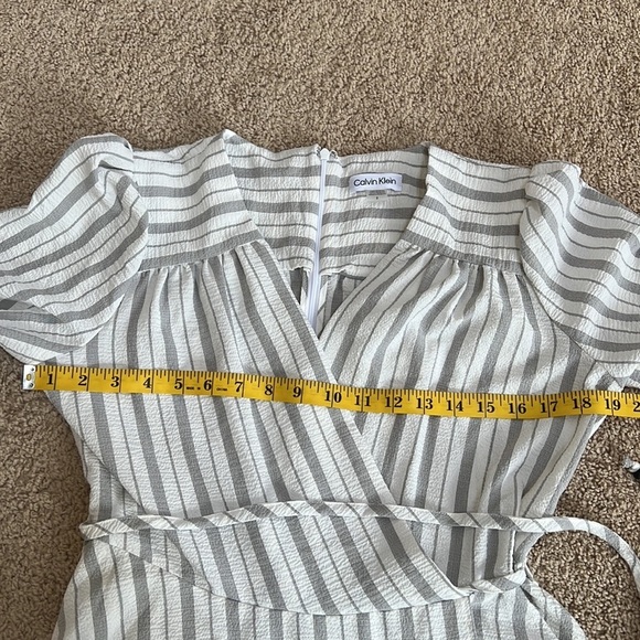 New! Calvin Klein SZ 8, white/grey striped faux wrap dress. - Picture 8 of 11